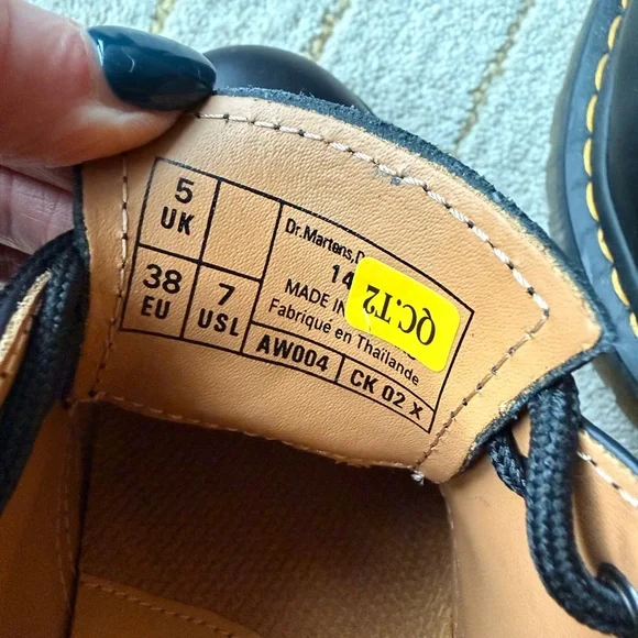 Smooth Leather Dr Martens Oxfords - Picture 4 of 4